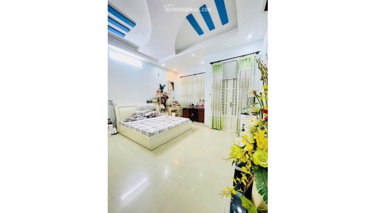 SÁT VÒNG XOAY HÀNG XANH, BÌNH THẠNH, 4 TẦNG, 4.5 x 14.5, NHỈNH 13 TỶ