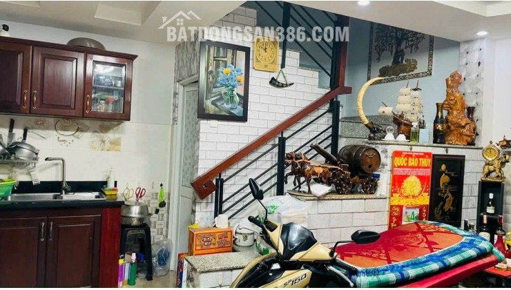 Lạc Long Quân Tân Bình nhà 5 Tầng BTCT mà giá chỉ nhỉnh 5Đ