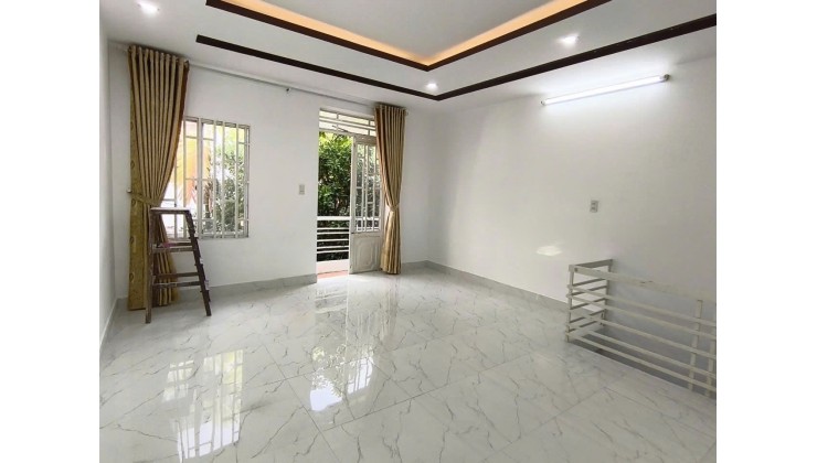Bán nhà kiệt gần 205 Nguyễn Hoàng thông 266 Hoàng Diệu, gần Nguyễn Văn Linh, cách kiệt lớn 1 căn nhà, dễ đi, tiện ích khu VIP Hải Châu