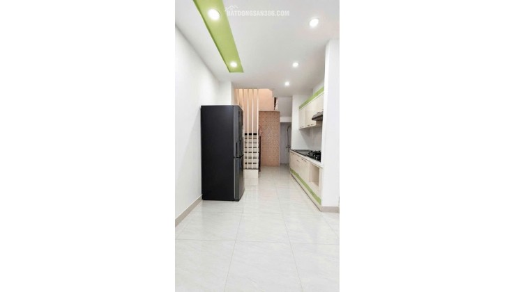 Mặt tiền Phan Đăng Lưu Bình Thạnh, 4 tầng nhà đẹp kiên cố chỉ hơn 6Đ