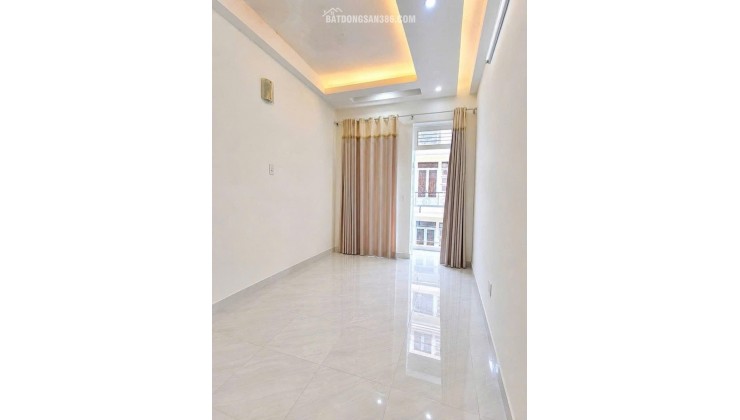 Mặt tiền Phan Đăng Lưu Bình Thạnh, 4 tầng nhà đẹp kiên cố chỉ hơn 6Đ
