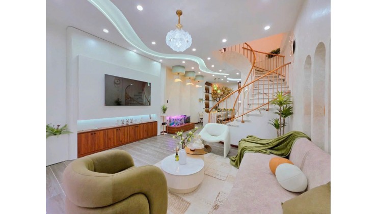 Nhà kiệt Phan Thanh cần tìm chủ mới . Nhà đẹp đầy đủ nội thất tại Kiệt Phan Thanh