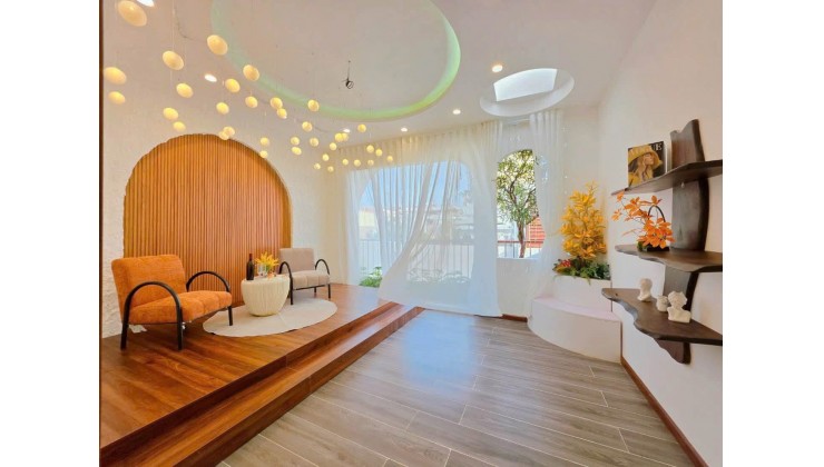 Nhà kiệt Phan Thanh cần tìm chủ mới . Nhà đẹp đầy đủ nội thất tại Kiệt Phan Thanh