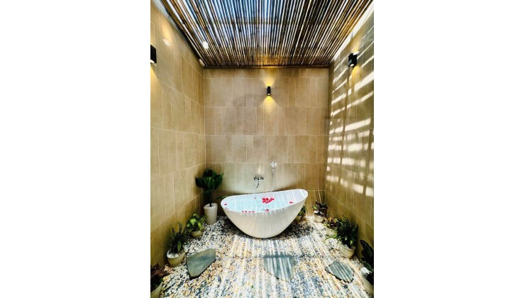  CHỦ HẠ CHÀO 200 TRIỆU – GIÁ MỚI CHỈ 5,65 TỶ    NHÀ 3 TẦNG – FULL NỘI THẤT CAO CẤP – GẦN SÂN BAY ĐÀ