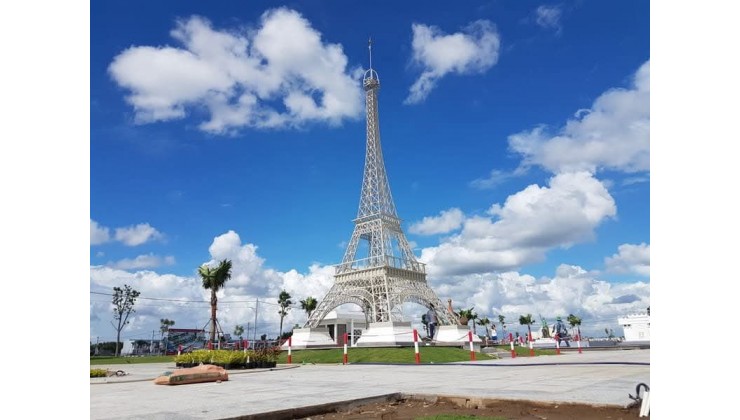 Bán Đất nền Long AN đối diệ  7 kỳ quan thế giới 150 m2 giá 2,2 tỷ còn thương lượng