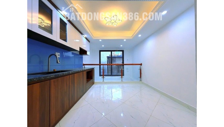 8,2 tỷ x 6 Tầng Xây Mới Phố Thái Thịnh Sổ Đỏ 31m2 Trung Tâm Đống Đa 
Gần Hồ Hoàng Cầu Vành Đai Chợ