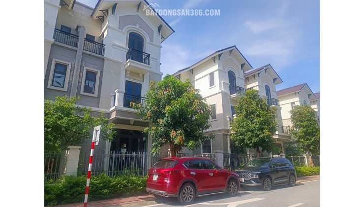 Bán Biệt thự song lập 135m2 giá chung cư ngay cạnh Long biên