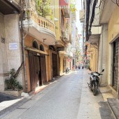 NHÀ NHO NHỎ TRONG CON NGÕ TO TO -25m2 CHỈ 4tỷ là ENTER