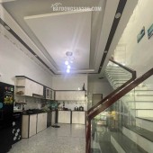 Bán nhà 3 tầng cách biển Nguyễn Tất Thành chỉ 800m