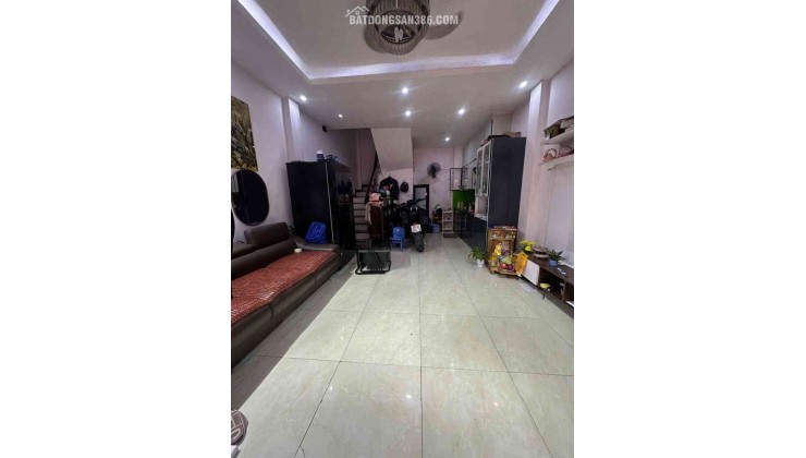 Bán nhà Thạch Bàn 6 tỷ 34m ô tô gần nhà,ngõ nông