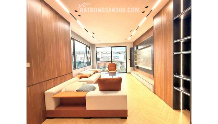 Bán nhà Long Biên 9 tỷ 40m Gara,Thang máy,nhà mới