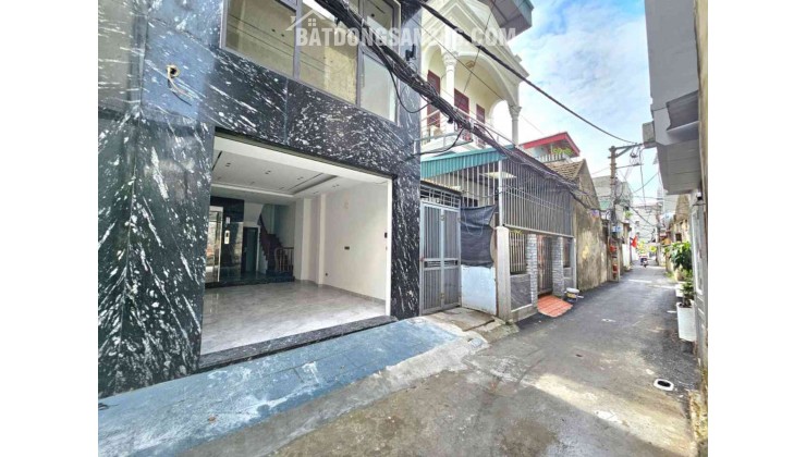 Bán nhà Long Biên 9 tỷ 40m Gara,Thang máy,nhà mới