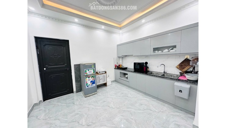 Nhà 3 tầng tại Hùng Vương Hồng Bàng 50m2 MỚI gần trường chợ giá chỉ 2,9 tỷ