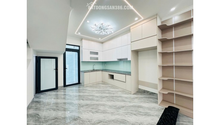 4,X TỶ – NHÀ 4 TẦNG XÂY ĐỘC LẬP, Ô TÔ ĐỖ CỬA SÁT siêu thị MEGAMARKET Hồng Bàng