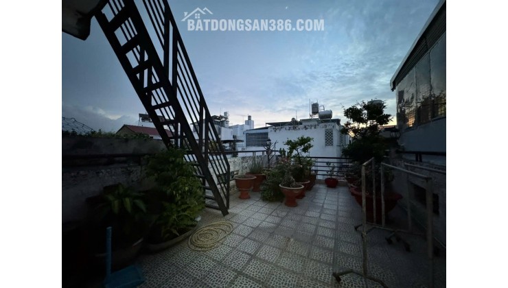 Bán nhà Lạc Long Quân hẻm xe hơi, 60m2, 4 tầng BTCT, giá 8,9tỷ