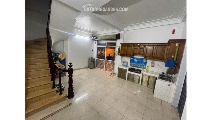 Cần cho thuê nhà hộ gia đình riêng biệt tại địa chỉ nhà Tổ 2, số nhà 56, ngõ 219 phố Định Công Thượng, Hoàng Mai, TP Hà Nội.