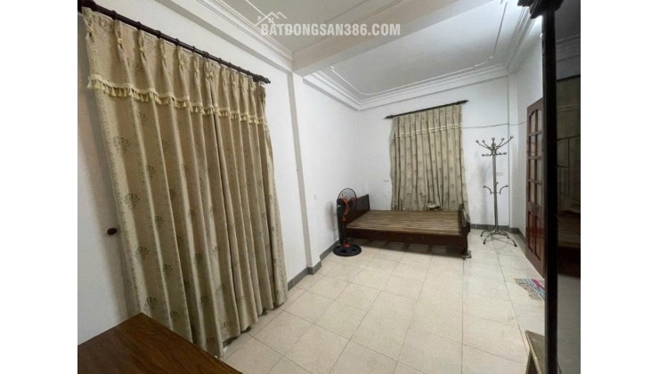 Cần cho thuê nhà hộ gia đình riêng biệt tại địa chỉ nhà Tổ 2, số nhà 56, ngõ 219 phố Định Công Thượng, Hoàng Mai, TP Hà Nội.