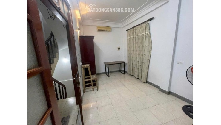 Cần cho thuê nhà hộ gia đình riêng biệt tại địa chỉ nhà Tổ 2, số nhà 56, ngõ 219 phố Định Công Thượng, Hoàng Mai, TP Hà Nội.
