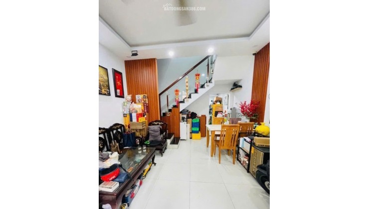 Nhà đẹp 2 tầng ở ngay TÂY THẠNH 40m² HẺM XE HƠI đổ cửa giá chỉ 5Đ nhỏ