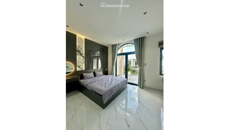 Nhà Full nội thất 3 tầng đường Dương Đức Hiền - Gần biển