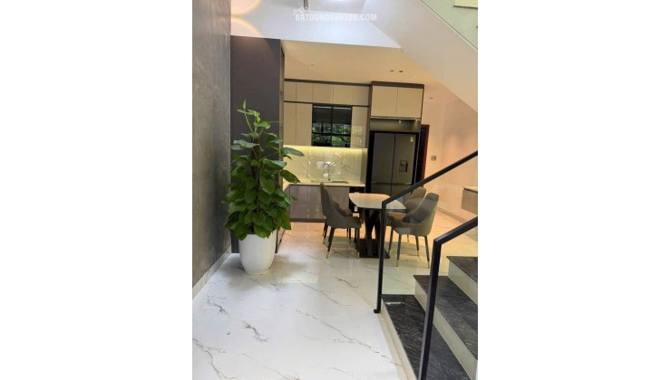 Nhà Full nội thất 3 tầng đường Dương Đức Hiền - Gần biển