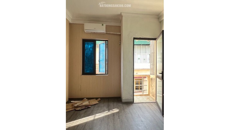 Bán nhà 6 tỷ 4 tầng ô tô đỗ cửa,ngõ thông Sài Đồng,Long Biên