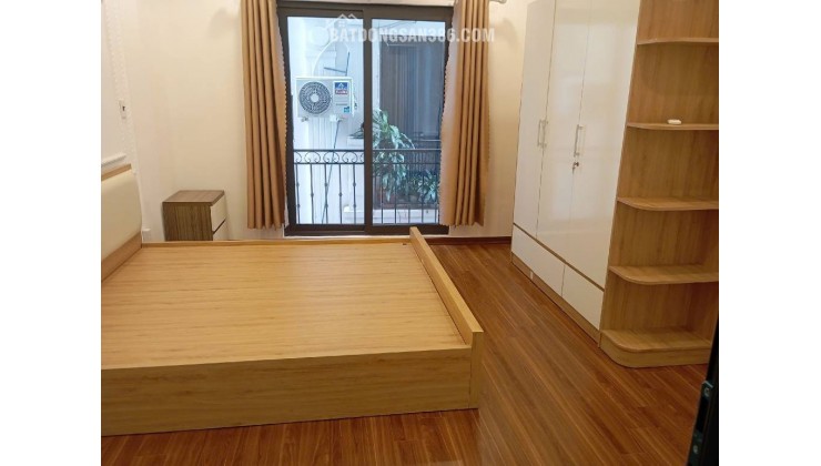 Căn nhà 5 tầng 30m Phúc Lợi 5.6 tỷ,sổ đỏ Long Biên