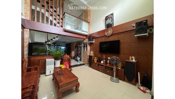 SÁT MẶT TIỀN LÊ VĂN LƯƠNG, QUẬN 7, 5 TẦNG, 4.6 x 16 NỞ HẬU, 9 TỶ