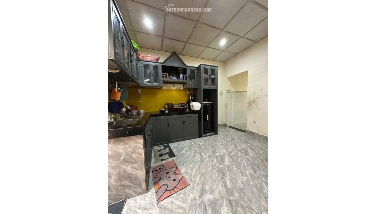Nhà C4 kiệt K814 Nguyễn Lương Bằng - sát bên Trường Tiểu Học