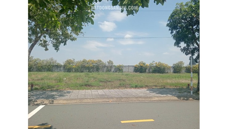 BÁN LÔ THỔ CƯ BIỆT THỰ 500M2, NGAY CỬA SB LONG THÀNH