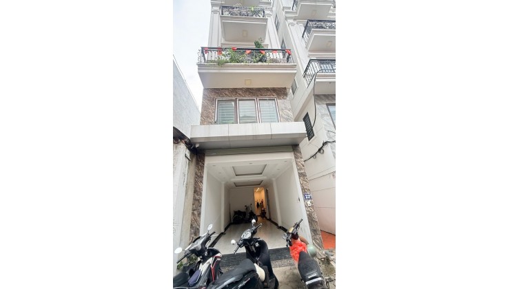 Thạch Bàn Long Biên 13 tỷ 7 tầng thang máy - ô tô đỗ ngày đêm