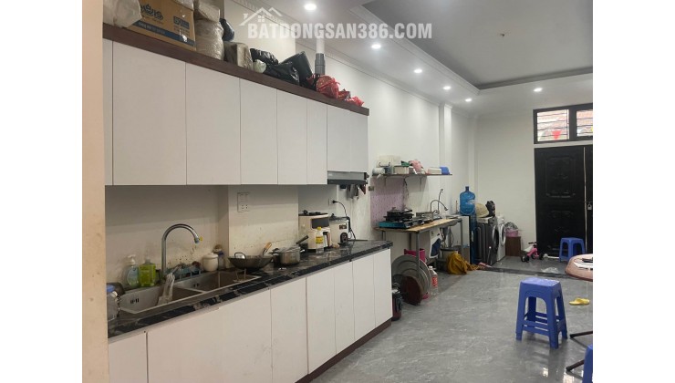 Ngõ thông Đức Giang 8 tỷ 55m ô tô qua nhà