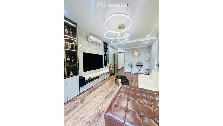 Bán nhà Ngọc thụy 11 tỷ 40m ô tô gara,thang máy,sổ đỏ Long Biên