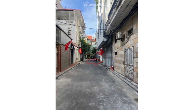 Bán nhà 6 tỷ 4 tầng ô tô đỗ cửa,ngõ thông Sài Đồng,Long Biên