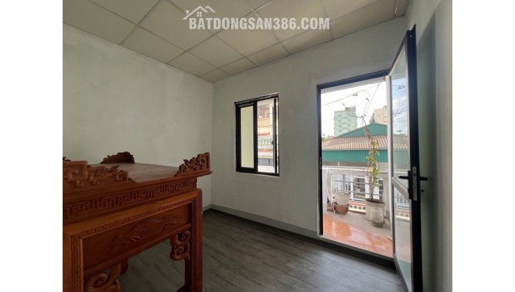 Bán nhà 6 tỷ 4 tầng ô tô đỗ cửa,ngõ thông Sài Đồng,Long Biên