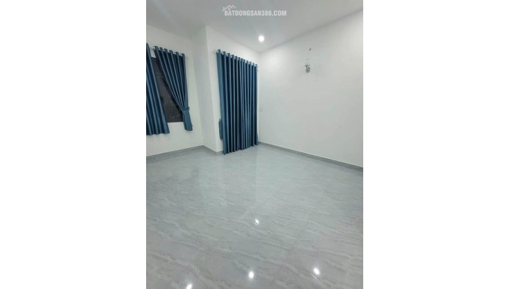Nhà đẹp 2 Tầng gần Mặt Tiền Phạm Văn Bạch Tân Bình 36M2 chỉ 4,68 TYY