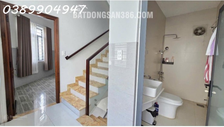 Bán nhà 4 tầng góc 2 mặt tiền đường Thủy Xương cạnh Lotte Mart Nha Trang đang cho thuê 12 triệu/th