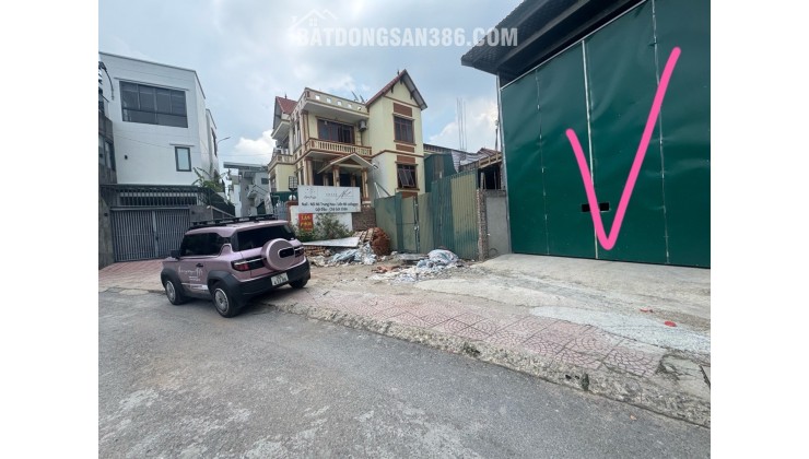 Bán Nhà Bát Khối 11 tỷ 86m ô tô đỗ cửa,vỉa hè view hồ