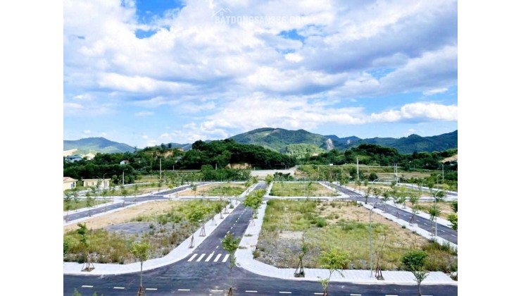 chỉ chưa đến 1 tỷ ac đã sở hữu ngay một lô đất với dt 84m đã có sẵn 50m thổ cư tại phường kỳ sơn thành phố hòa bình