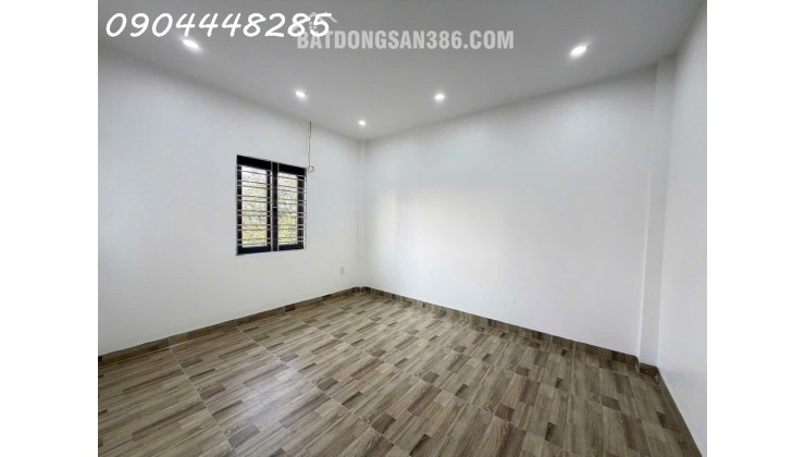 Nhà đẹp độc lập sân cổng riêng mặt ngõ cách đường chính 20m ô tô đỗ cửa tại Đằng Hải Hải An