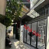Nhà dân Ngọc Thụy 5 tầng mới xây ô tô vào cửa