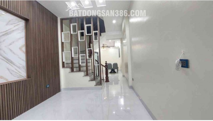 NHÀ ĐẸP Ở NGAY - NGÕ THÔNG, Ô TÔ VF3 ĐỖ CỬA - KINH DOANH  TẠP HÓA, SPA