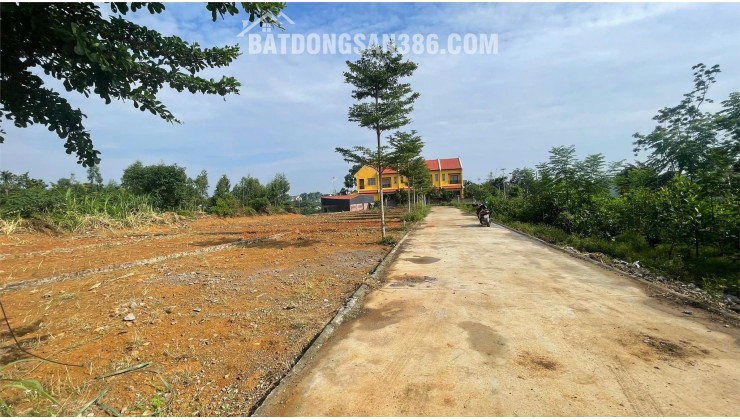 Bán đất làn 2 Phú Cát (Hòa Thạch) 100m2 full thổ, gần đường DH09 giá 2,3 tỷ.