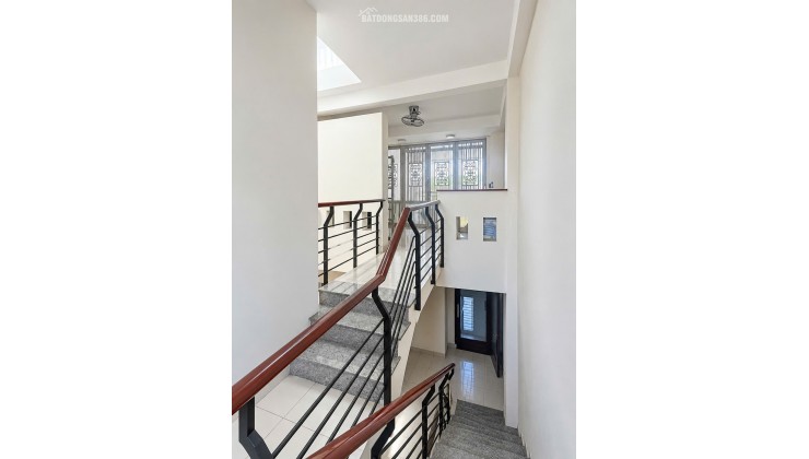 Bán nhà Quận 7 - Hoàn Trong Mậu 92m2 4tầng 5PN - Đường nhựa 9M, cách Himlam 70m - chỉ 17 tỷ