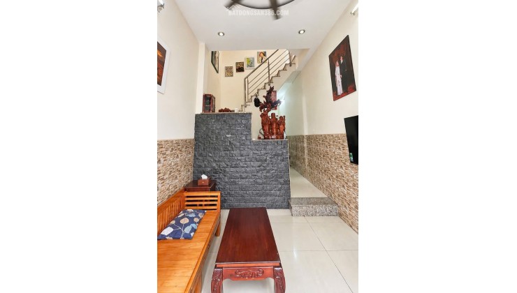 Bán nhà Quận 7 - Bùi Văn Ba 112m2 2 Tầng Cũ, Tiện Xây Mới 4tầng - Hẻm xe hơi 5m, chỉ 9.6 tỷ