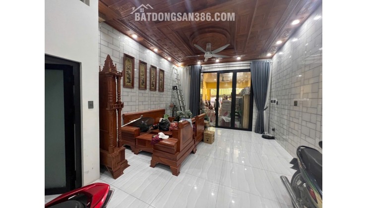 Mặt tiền Kinh doanh - Bùi Văn Ba 82m2 5tầng 3PN rộng, Nội thất xịn - Ngang 4.8m - chỉ 10tỷ