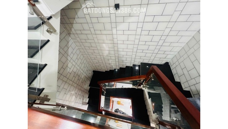 Mặt tiền Kinh doanh - Bùi Văn Ba 82m2 5tầng 3PN rộng, Nội thất xịn - Ngang 4.8m - chỉ 10tỷ