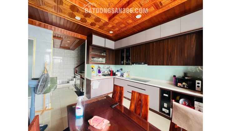 Mặt tiền Kinh doanh - Bùi Văn Ba 82m2 5tầng 3PN rộng, Nội thất xịn - Ngang 4.8m - chỉ 10tỷ