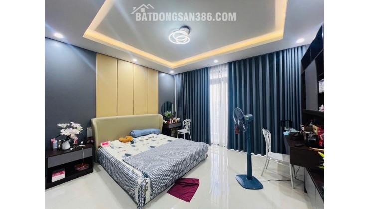 Mặt tiền Kinh doanh - Bùi Văn Ba 82m2 5tầng 3PN rộng, Nội thất xịn - Ngang 4.8m - chỉ 10tỷ