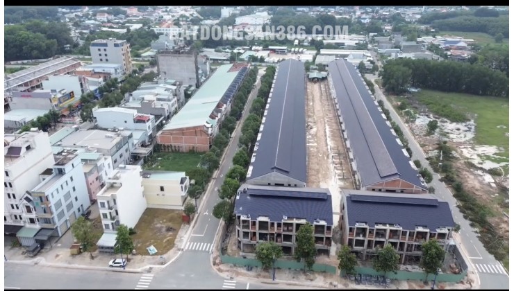 Không Nơi Nào Rẻ Hơn - Chỉ 15 Triệu/m2 Sở Hữu Nhà Phố 3 Tầng Fiesta Central Tại Tp. Mới Bình Dương